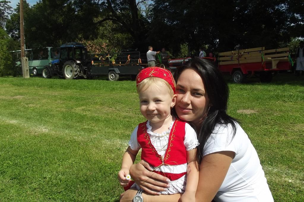 Júlia Vendégház Zalakaros Esterno foto